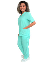 Cargar imagen en el visor de la galería, Uniforme de Pantalón LS - Verde Menta BasicOne
