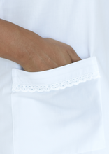 Cargar imagen en el visor de la galería, Uniforme de Bermuda - Popelina Blanco con Letín