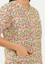 Cargar imagen en el visor de la galería, Camisa antifluidos - Flores