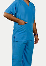 Cargar imagen en el visor de la galería, Uniforme Medico Azul Claro - Hombre
